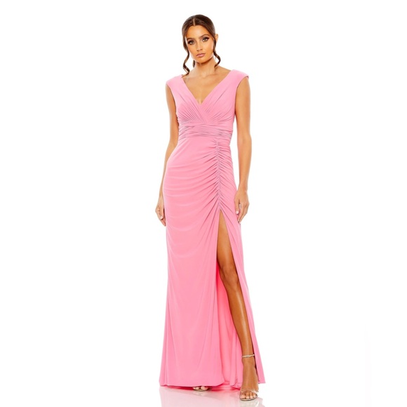 💫HP‼️💫 NWT MACDUGGAL Sleeveless Ruched Side-Slit Gown in Pink, Size 2